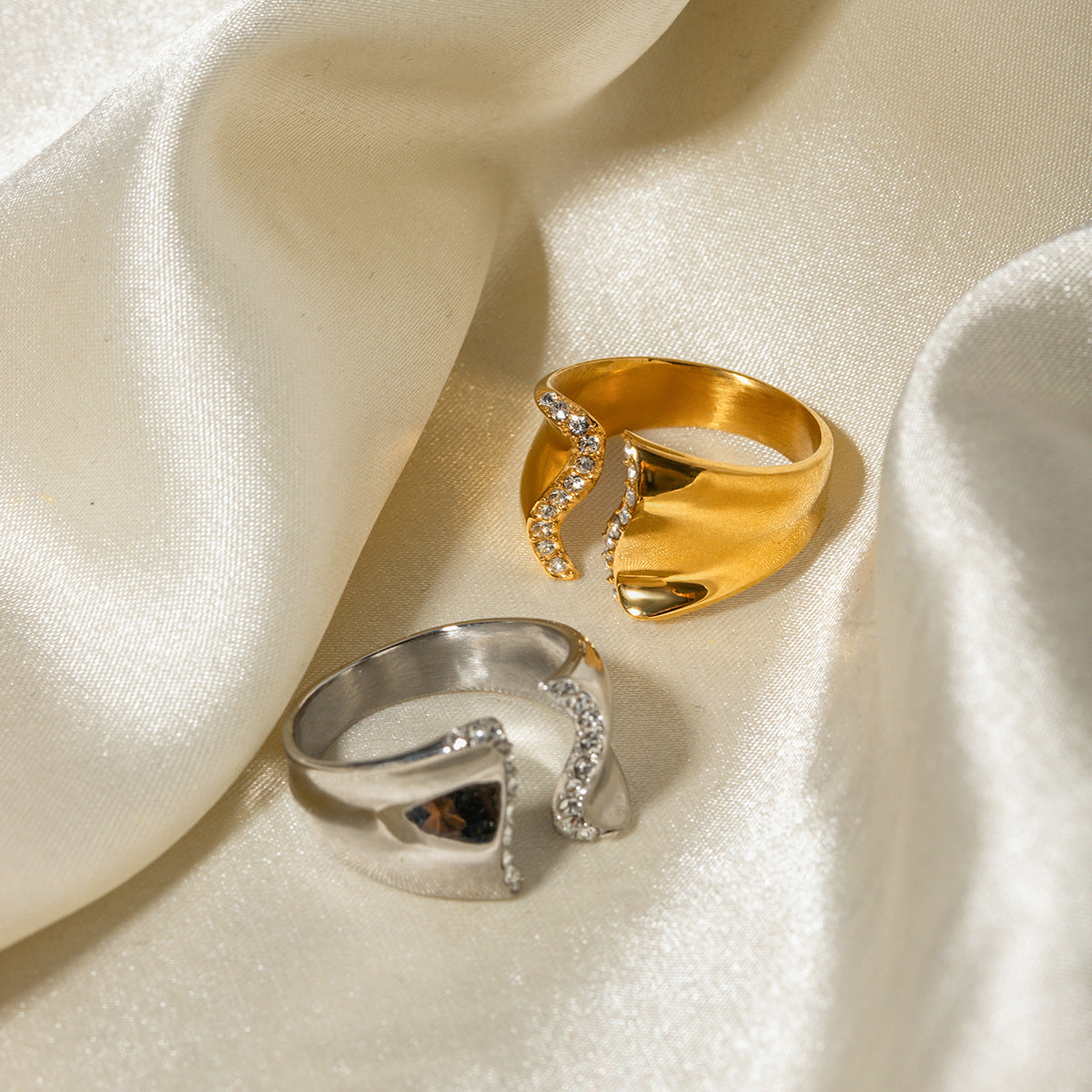 IRREGULAR OPEN CHUNKY GOLD RING