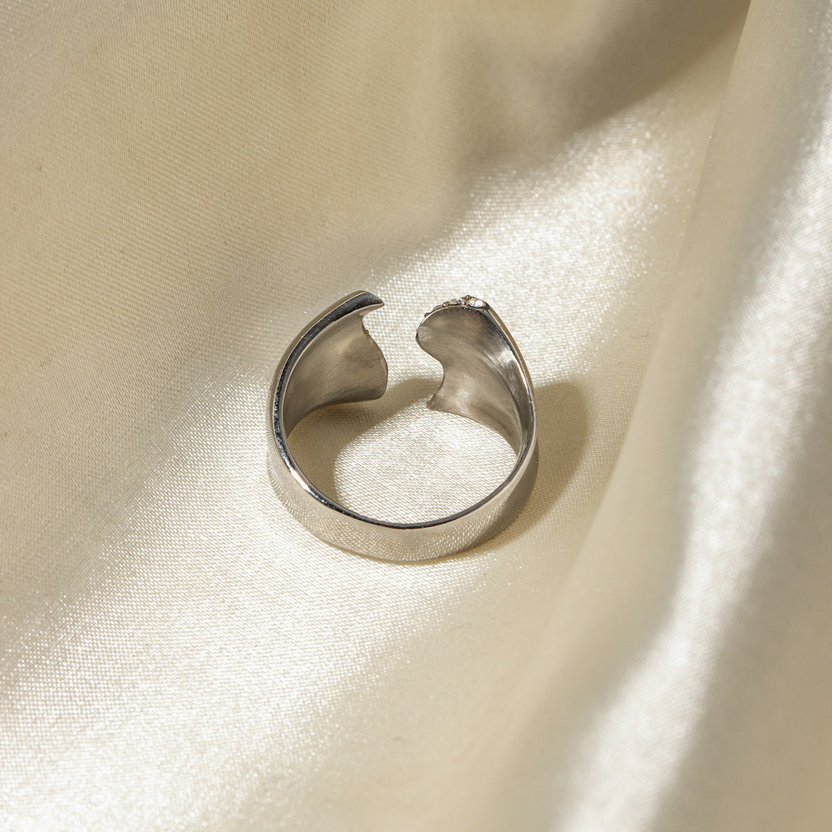 IRREGULAR OPEN CHUNKY GOLD RING