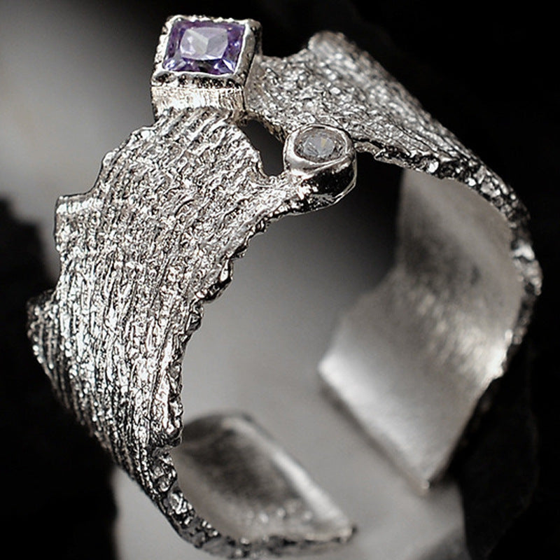 TEXTURED SILVER RING ZIRCON