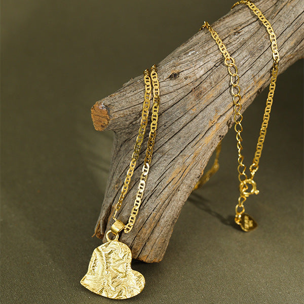 NECKLACE WITH HEART PENDENT