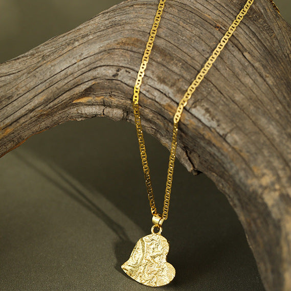 NECKLACE WITH HEART PENDENT
