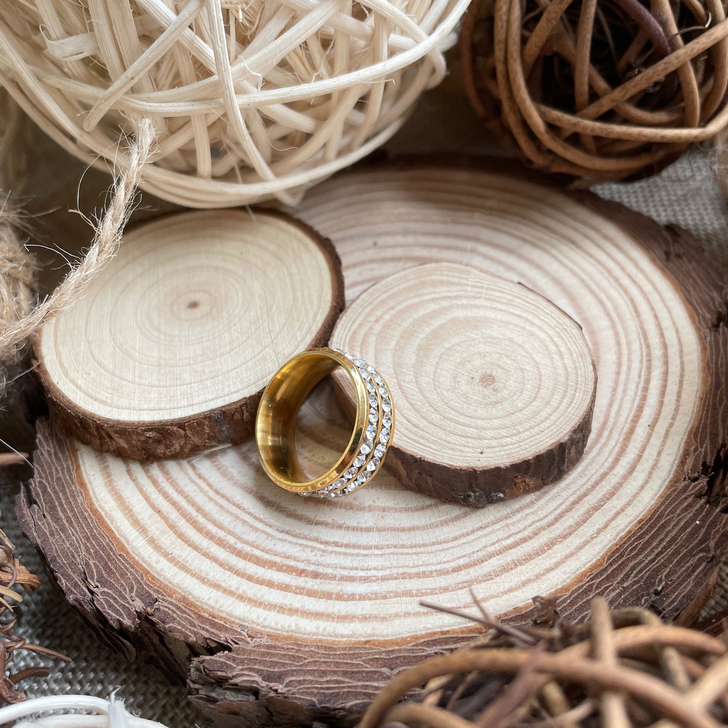 ELEGANT SHINY CRYSTAL RING