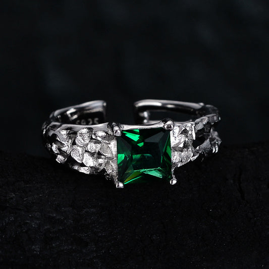 EMERALD GREEN SILVER RING