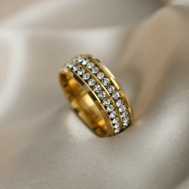 ELEGANT SHINY CRYSTAL RING